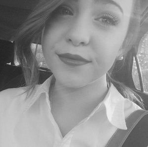 Meet your Posher, Abigail