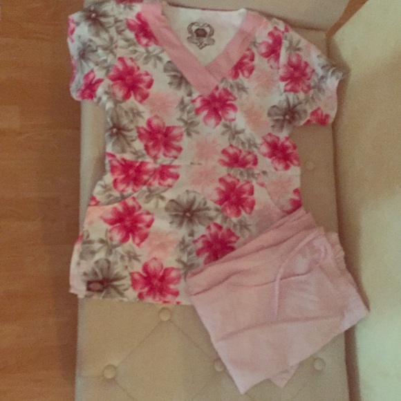 XS/S scrub set.
