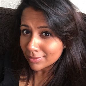 Meet your Posher, Angeline