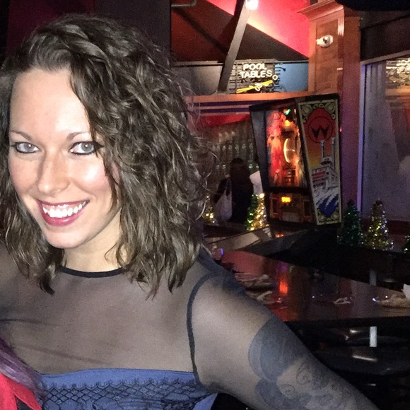 Meet your Posher, Shelly - Picture 1 of 1