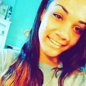 Meet your Posher, Kendra