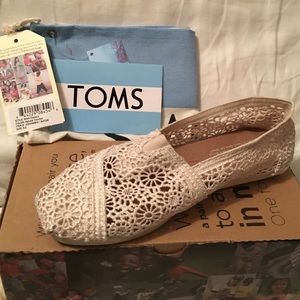 Toms