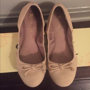 NWT! Beige ballet flats! 💗💗