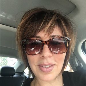 Meet your Posher, Leisy