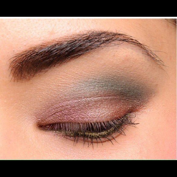 Mac NIB LE Green Room Moody Blooms Collection