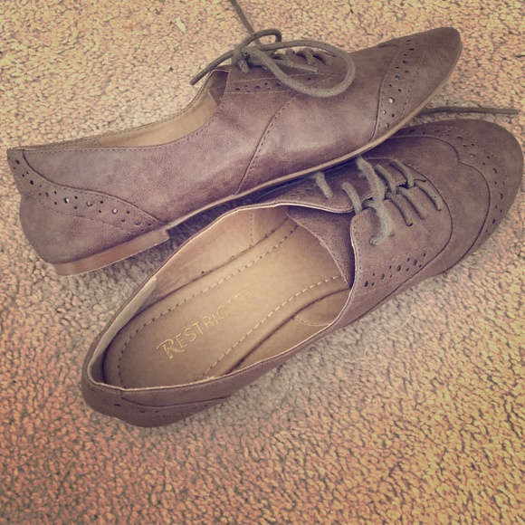 Size 8 oxfords
