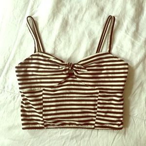 Adorable crop top!