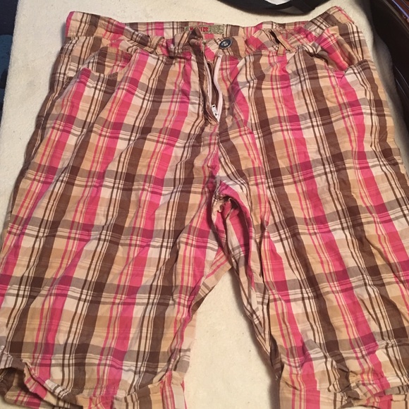 NoFuze women's sz 18 Plaid shorts