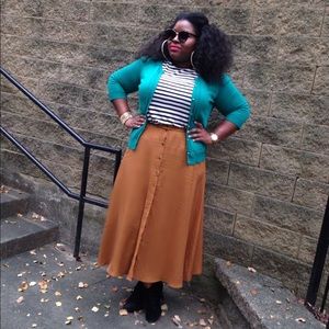 Plussize button down skirt