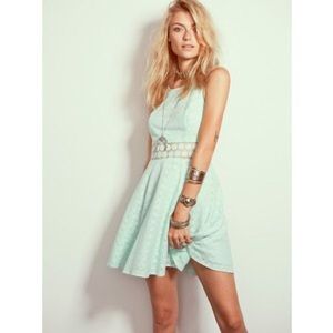 Free People fitted with daisies dress size 2