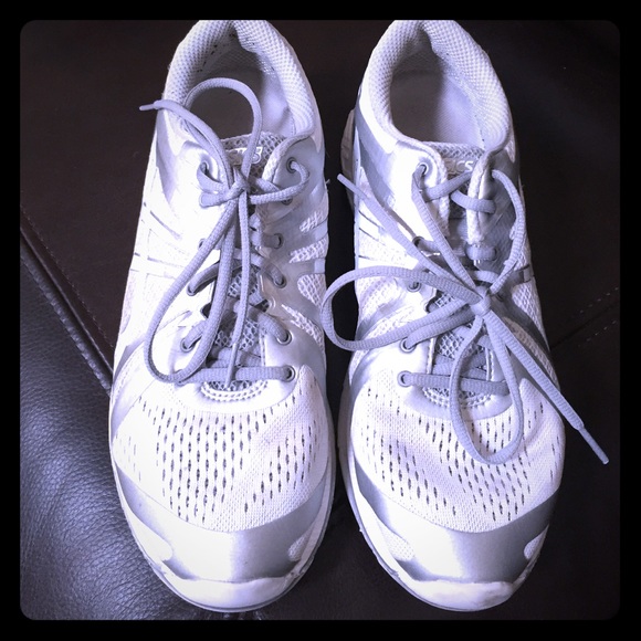 asics running shoes