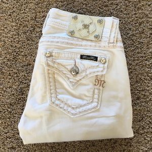 White miss me capris!