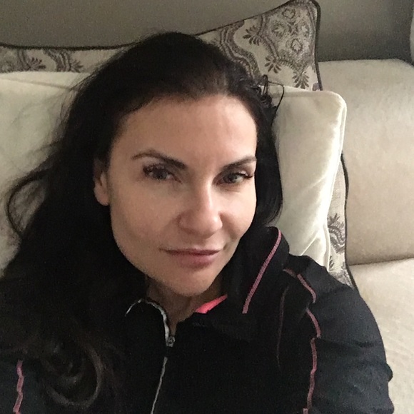 Meet your Posher, Zilvia