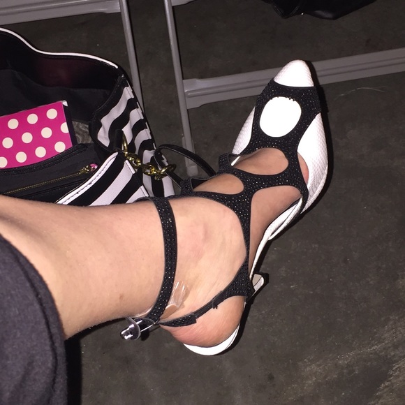 White & black size 7 heels