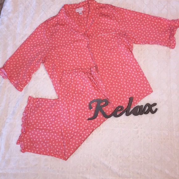 Polka dot Capri jammies! - Picture 1 of 4