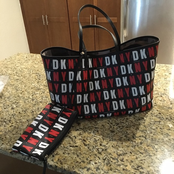 DKNY Handbags - DKNY TOTE