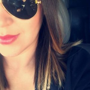 Meet your Posher, Yesenia