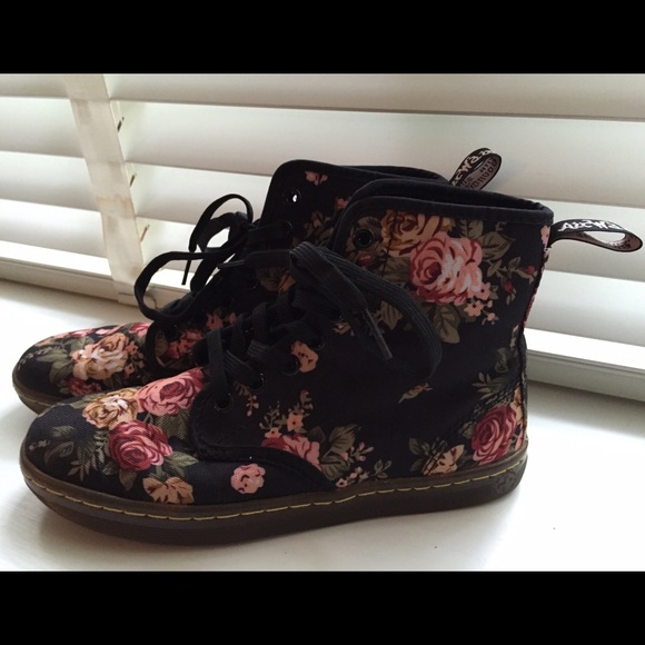 Floral Dr Marten's size 6, never worn!