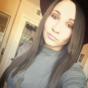 Meet your Posher, Julianna