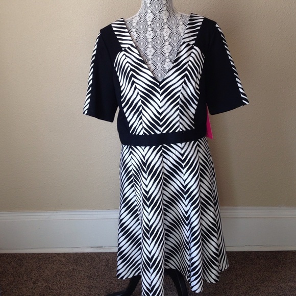 Betsey Johnson Dresses & Skirts - BLOWOUT SALE🎉Betsy Johnson Cocktail Dress