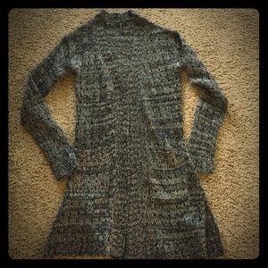 Gray and black open front cardigan