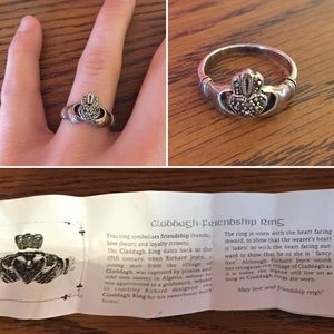 🎀Claddagh friendship Ring