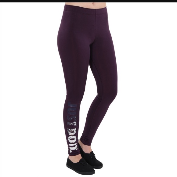 🔴LAST PAIR🔴Nike Leg a See Metallic Leggings💜 - Picture 2 of 3