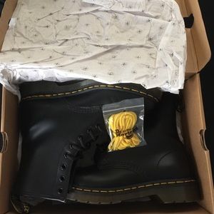 dr martens 1460 boots