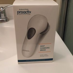 Proactiv Deep Cleansing Brush *never opened*