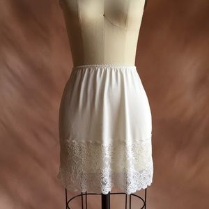 NEW w/ tags Mary Green cream silk lace half slip