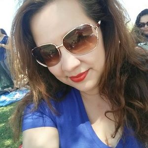 Meet your Posher, Bernadette