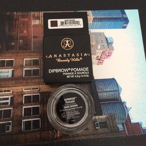 Anastasia Dipbrow Pomade in Dark Brown