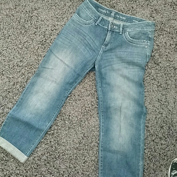 Vera Wang faded capri jeans