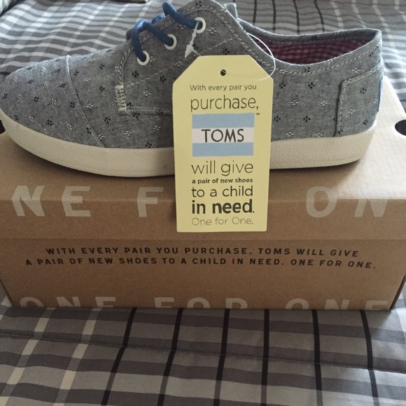 Toms Canvas Tennis Shoes