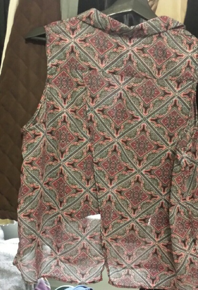 Sleeveless sheer split back crop top - Picture 2 of 2