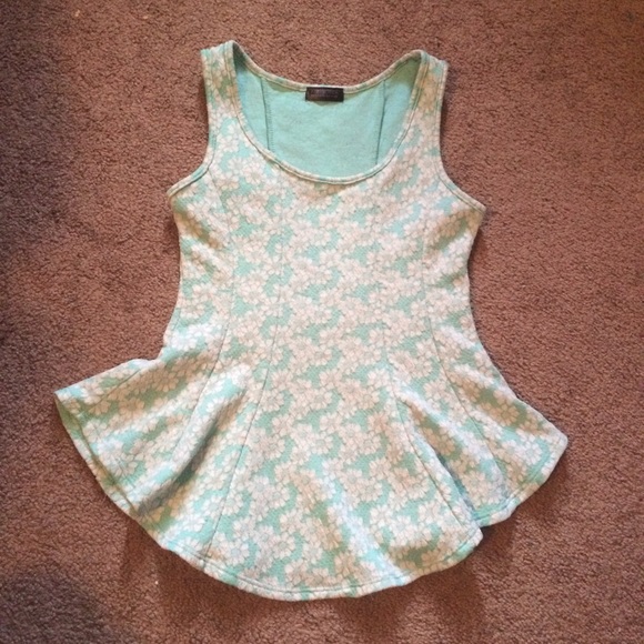 Peplum style top🌸