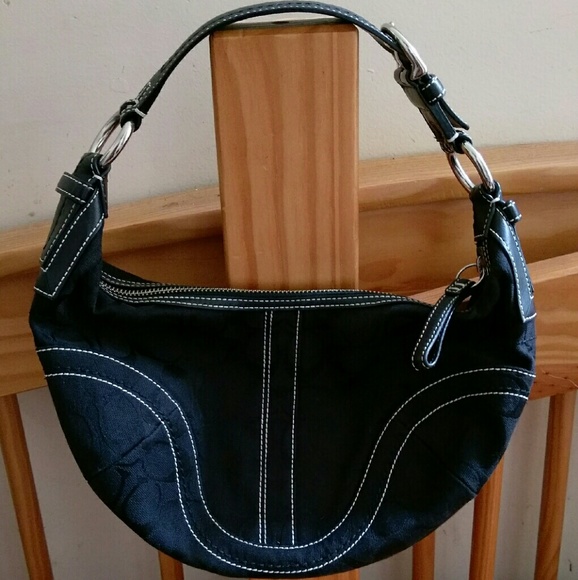 🚫SOLD🚫 Coach Signature Soho hobo bag.