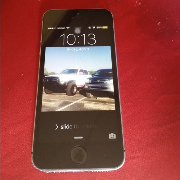 iPhone 5s - Picture 2 of 3