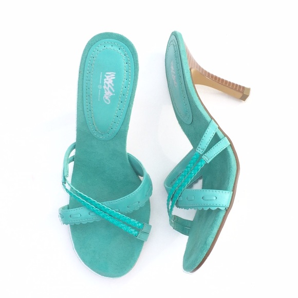 •LAST REDUCTION• Slip on turquoise heels