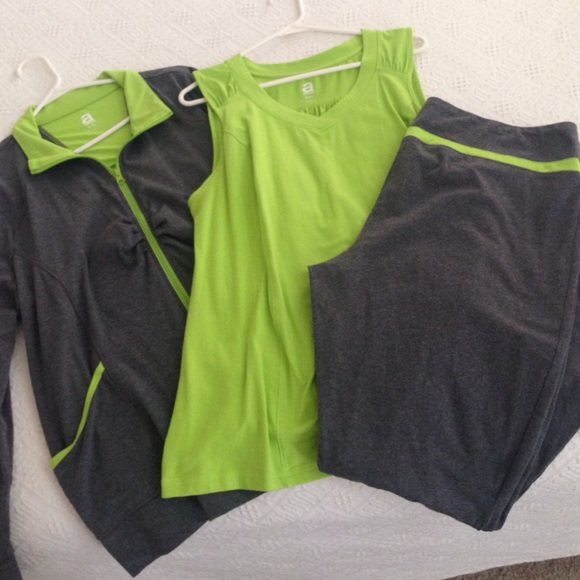 Avenue 3pc jogging set