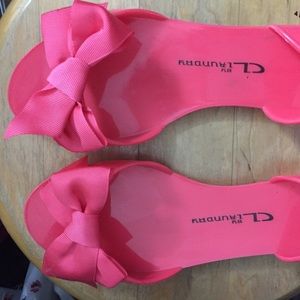 Cute jelly sandals with pink bow !