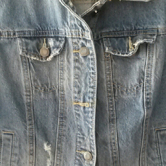 Jean jacket - Picture 2 of 4