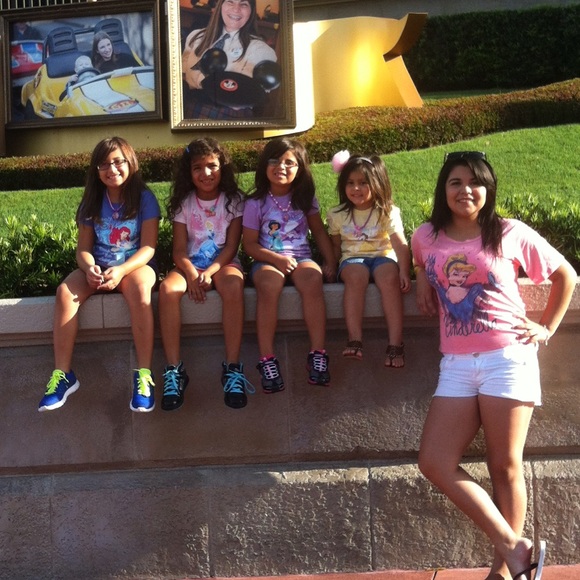 Meet your Posher, Ashley - Picture 3 of 3