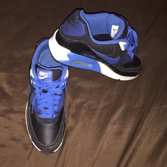 Air Max size 5Y - Picture 3 of 3