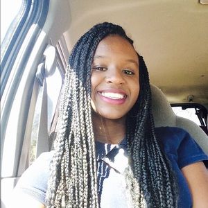 Meet your Posher, Deetra