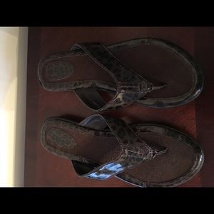Born boc size 8 flip flops