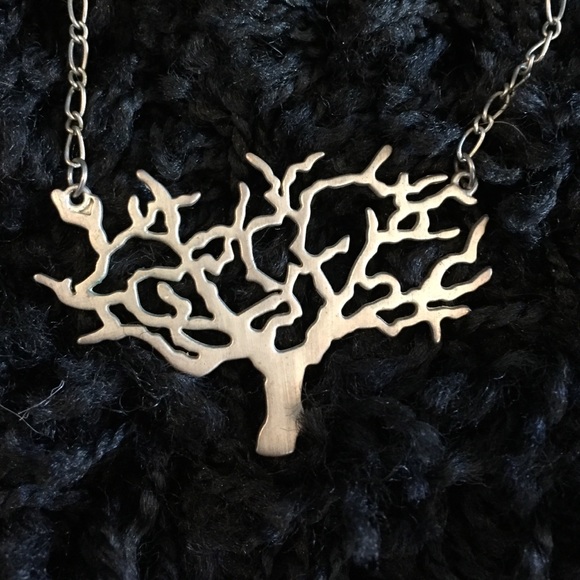 Beautiful tree of life necklace! 💗 - Picture 2 of 2