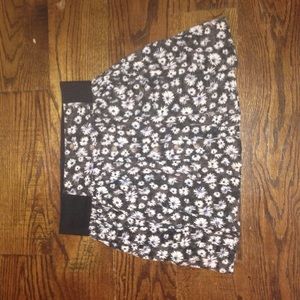 American Eagle daisy skirt