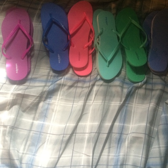 Flip Flops ( 6 pair ) PLEASE READ DESCRIPTION