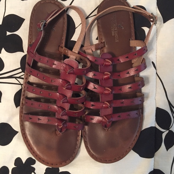 American eagle sandals